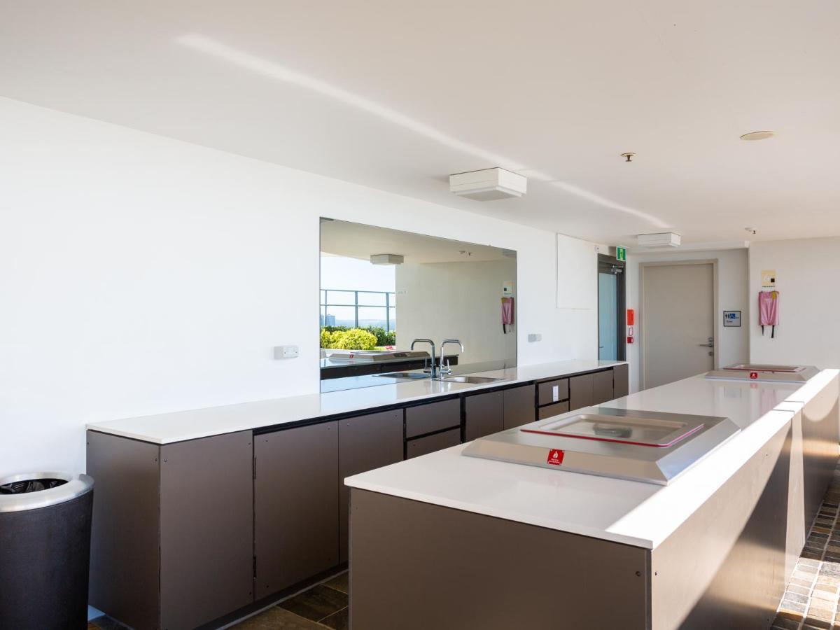 Serain Residences On Surfers Gold Coast Exterior photo